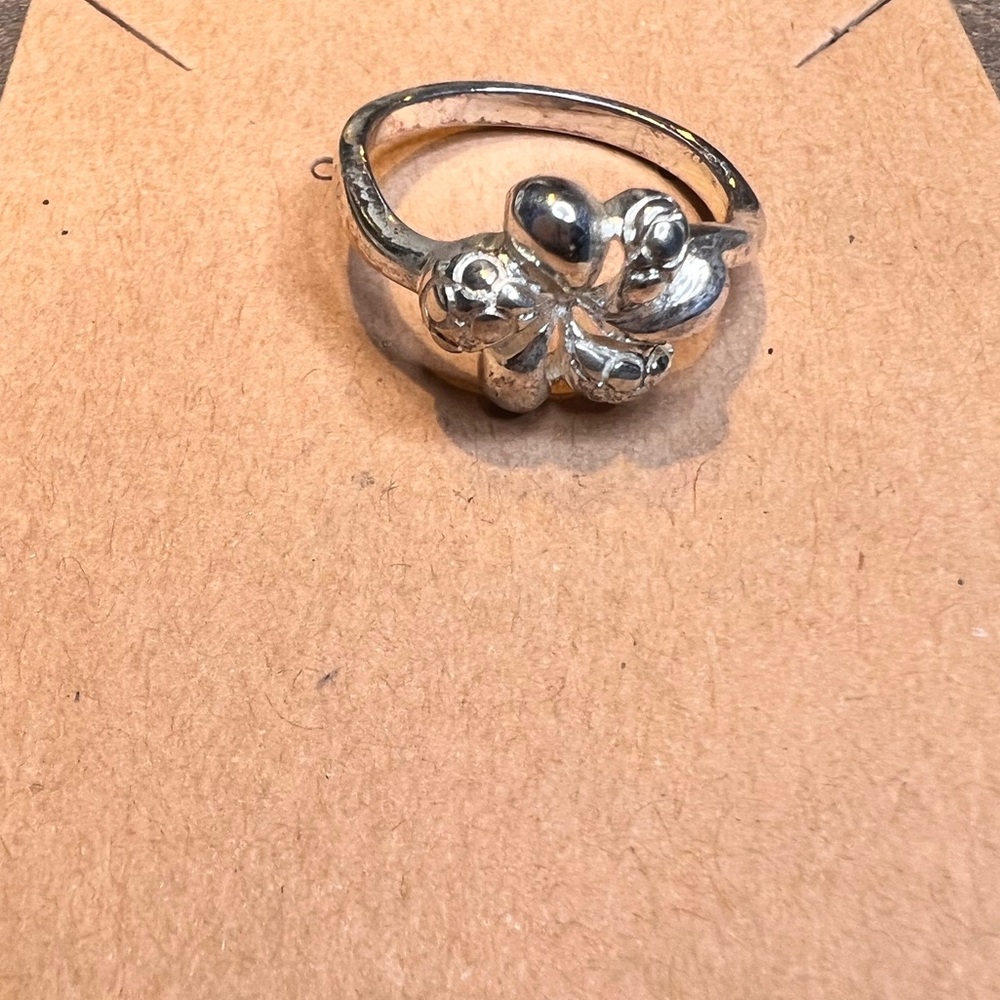 Flower ring - Picture 3 of 4